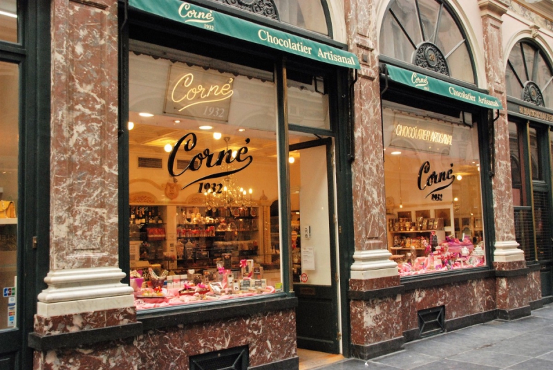 patisserie-CASTAGNIERS-min_chocolate_chocolaterie_shop_luxury_chic_gallery_brussels_belgium-558146